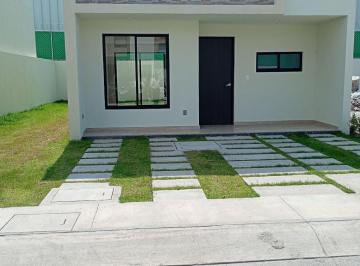 Casa · 148m² · 3 Recámaras · 2 Estacionamientos · Casa - La Bomba