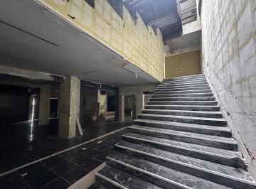 Local comercial · 840m² · 8 Estacionamientos · Local en Renta a Pie de Calle