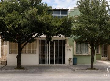 Casa de 3 habitaciones, Apodaca · Casa en Renta en Santa Cecilia, Apodaca