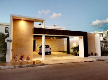Casa · 383m² · 3 Recámaras · 4 Estacionamientos · Casa en Venta Al Norte de Mérida, en Dzityá