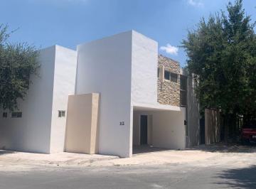 Casa de 3 habitaciones, García · Casa en Venta en Esquina en Lomas Bosques