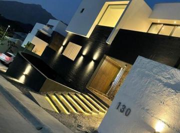 Casa de 3 habitaciones, Monterrey · Residencia en Venta Col Sierra Alta 9 Sector