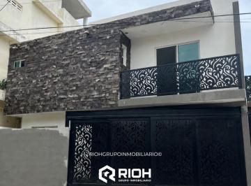 Casa · 210m² · 2 Estacionamientos · Casa en Venta Colonia Arbol Grande Ciudad Madero