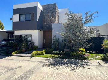 1ed708861d2e456f1499e19ce2fdb80fce25885a4cf20c736cb7638b0aa7eb36 · Casa en Venta en Los Robles