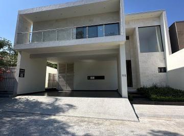 02748f28e8a5efab88b392057beb17da7ede014a5fc1f9214bb1ef81de19233e · Casa Nueva en Venta | 448 m² | 3 Recámaras | Jardines de Mirasierra, Spgg