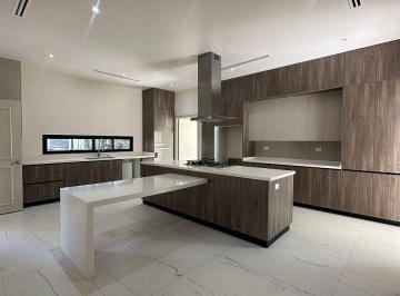 4c6e60b8c4a931c97ba9ae55cd0787bfda98b87d3a491d8d5a6de2602d16fde6 · Casa Nueva en Venta | 448 m² | 3 Recámaras | Jardines de Mirasierra, Spgg