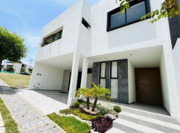 Casa de 4 habitaciones, San Andrés Cholula · Casa en Venta Parque Aguascalientes Lomas de Angelópolis