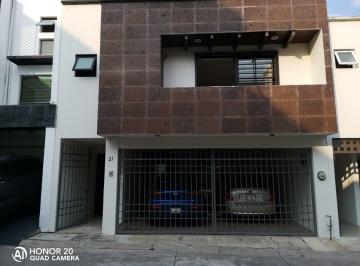 Casa de 3 habitaciones, Xalapa · Bonita Casa en Venta (Fracc. Monte Magno) a Unos Cuantos m de Plaza Ankara.