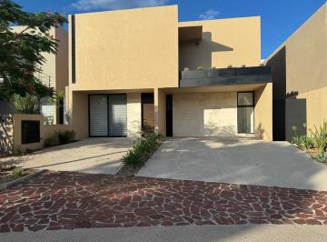 Casa de 3 habitaciones, Querétaro · Casa en Venta Ubicada en El Fraccionamiento Altozano