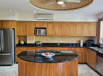 Departamento de 4 habitaciones, Puerto Vallarta · Departamento en Venta Hortencias, Fracc. Amapa, a un Costado de La Zona Romantica de Puerto Vallarta