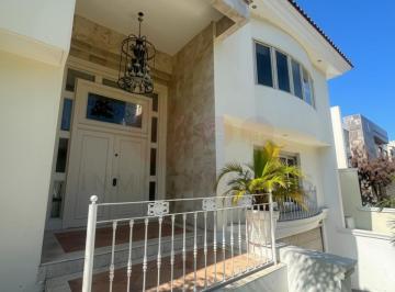 Casa de 4 habitaciones, Zapopan · Casa en Renta Puerta de Hierro, Andares, Zapopan, Jalisco