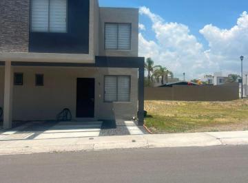 Casa en condominio de 3 habitaciones, Querétaro · Casa en Esquina de 84 m² con 3 Recámaras en Privada con Excelente Ubicación