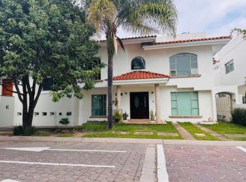 Casa de 3 habitaciones, Zapopan · Excelente Casa en Renta Jardin Real, Coto 4