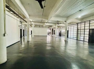 Oficina · 896m² · 1 Estacionamiento · Bodega y Oficinas en Renta Magnifica Ubicacion
