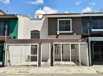 Casa de 3 habitaciones, Guadalajara · Casa en Renta | Excelente Ubicación y Conectividad
