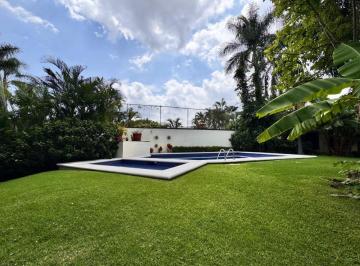Casa en condominio de 3 habitaciones, Cuernavaca · Casa con Alberca y Vigilancia