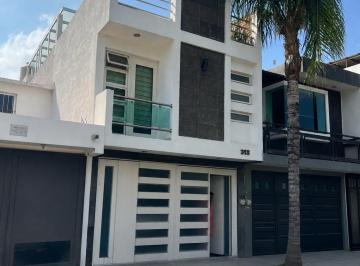 Casa de 3 habitaciones, León · Casa de 72 m² con 3 Recámaras en Venta en Bosques del Sur