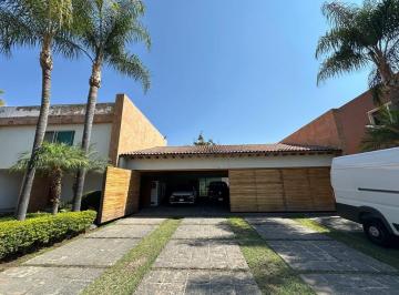 Terreno / Lote · 327m² · Terreno con Construccion en Venta Jardin Real Coto 2 Zapopan
