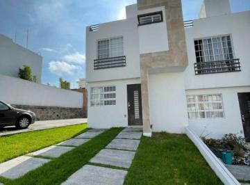 Casa en condominio de 2 habitaciones, León · ¡Vive en Zona Norte! Casa con Alberca en Villas de Palermo