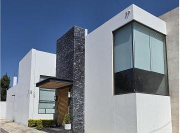 Casa de 3 habitaciones, Metepec · Casa Moderna en Venta en La Virgen| Amplio Jardín