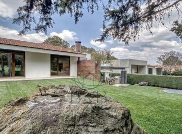 Casa · 1190m² · 3 Recámaras · 6 Estacionamientos · Club de Golf Los Encinos: Casa en Venta en Club de Golf Los Encinos