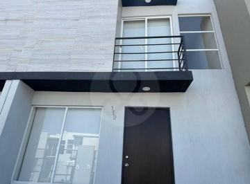 Casa · 74m² · 3 Recámaras · 1 Estacionamiento · Casa en Venta en Fraccionamiento Hacienda Santa Fe