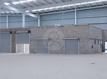 IMG_7861 - copia.jpg · Nave Industrial en Renta en La Llave