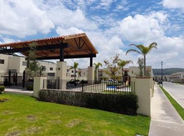 Casa de 3 habitaciones, Mineral de la Reforma · Venta de Casa en Fraccionamiento Paseos de Chavarria