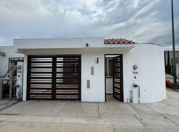 Casa de 3 habitaciones, León · Casa de un Piso con 3 Recámaras en Renta en Residencial Hacienda Viñedos