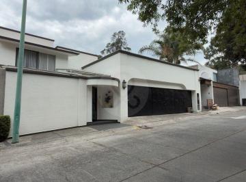 Casa · 588m² · 3 Recámaras · 2 Estacionamientos · Casa en Venta en Lomas Anahuac
