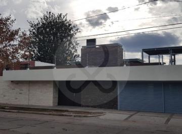 Casa · 957m² · 5 Recámaras · 6 Estacionamientos · Casa en Venta en Jardines de La Asunción