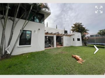 Casa de 4 habitaciones, Zapopan · Casa en Venta en Las Cañadas