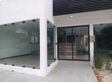 Local comercial · 147m² · 2 Estacionamientos · Renta Local en Diaz Ordaz