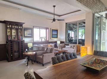 Casa en condominio · 540m² · 4 Recámaras · 2 Estacionamientos · Residencia en Venta en Cumbres Cancún con 4 Recámaras, Alberca Privada