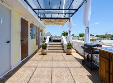 c4cd2f6aa35c95ffa3c7d29e1db7029e22ed6b10b9f9dcdeb618919768b36819 · Terraza Privada con 2 Recámaras y Su Propio Baño! Comparte Casa Grande y Piscina