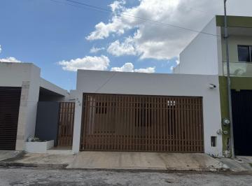 Casa · 141m² · 2 Recámaras · 2 Estacionamientos · Casa en Renta Al Norte de Merida