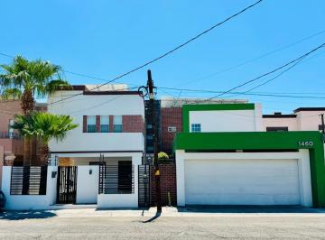 Casa · 260m² · 3 Recámaras · 2 Estacionamientos · Av de La Adelita, Fracc. Villanova, Mexicali, B. c - (4)