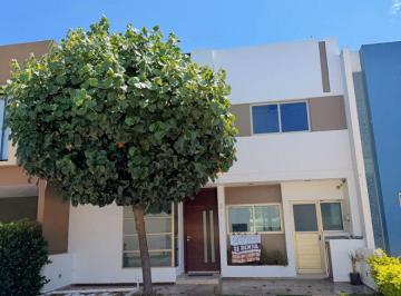 Casa en condominio de 4 habitaciones, Zapopan · Casa en Renta en Solares, en Coto Althea