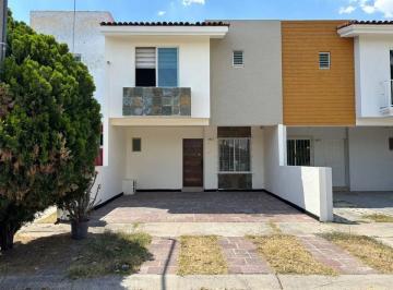 Casa de 3 habitaciones, Zapopan · Casa Amueblada en Viveros del Valle, Jardines del Valle, Zapopan, Jalisco.
