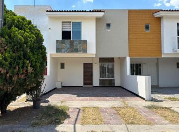 Casa de 3 habitaciones, Zapopan · Casa Amueblada en Viveros del Valle, Jardines del Valle, Zapopan, Jalisco.