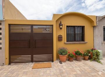 Casa de 3 habitaciones, Querétaro · Casa de 1 Planta Sobre Calle | 3 Recámaras, Cochera Cerrada | Zona Pie de La Cuesta