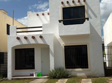 Casa de 3 habitaciones, Mérida · Casa de Dos Plantas en Gran Santa Fe
