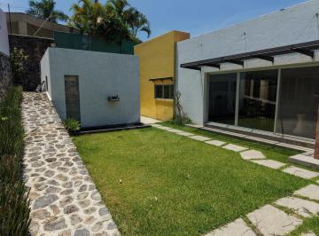 Casa · 1196m² · 4 Recámaras · 4 Estacionamientos · Casa en Venta en Jiutepec, Mor. de 1 Nivel con Alberca, Aldentro de Fracc con Vigilancia 24/7