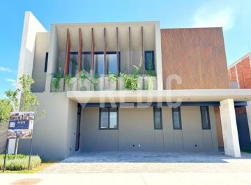 Casa de 4 habitaciones, Querétaro · Lujosa Casa en Lomas del Campanario de 4 Hab. Cancha de Padel