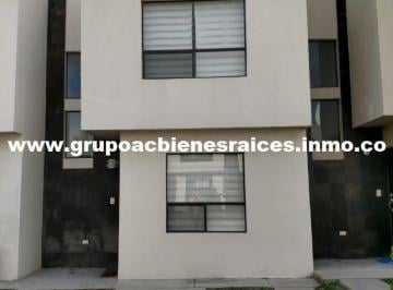 Casa · 91m² · 3 Recámaras · 2 Estacionamientos · Casa en Venta en Fracc. Sonterra V - 1344