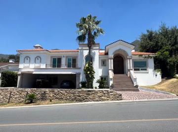 Casa · 1230m² · 4 Recámaras · 4 Estacionamientos · Casa en Venta en Las Misiones, Santiago, Carretera Nacional, N. L