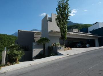 Casa · 811m² · 4 Recámaras · 4 Estacionamientos · Casa en Renta Sierra Alta 9o Sector, Monterrey, Carretera Nacional, N. L