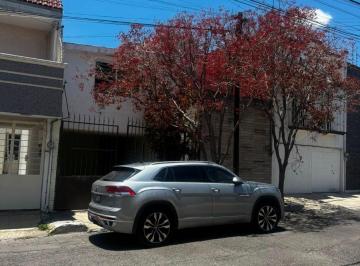 Casa de 3 habitaciones, Puebla · Casa en Venta Frente a Plaza Crystal $2,980,000