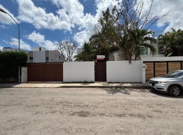 Casa · 500m² · 4 Recámaras · 3 Estacionamientos · Casa en Temozón Norte