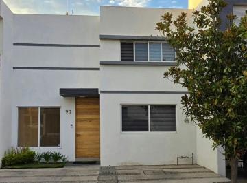 Casa de 3 habitaciones, Zapopan · Casa en Venta Valle Imperial Coto Almendro
